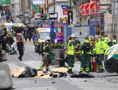 Τους πέντε έφτασαν οι νεκροί από την τρομοκρατική επίθεση στη Στοκχόλμη